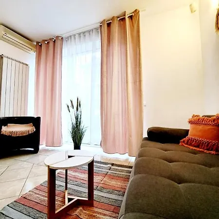 Taboo Duplex Lejlighed *